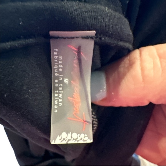 NWOT - FP Movement Lightweight Reflective Hoodie - Size M Black - Picture 5 of 5